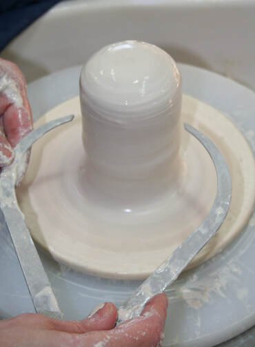 Tips: Wheel throwing with porcelain